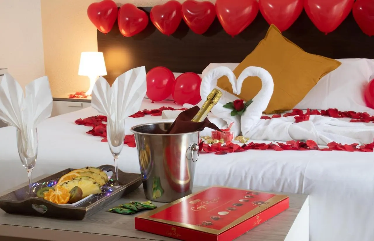 Adia Hotel Cunit Playa 3*,